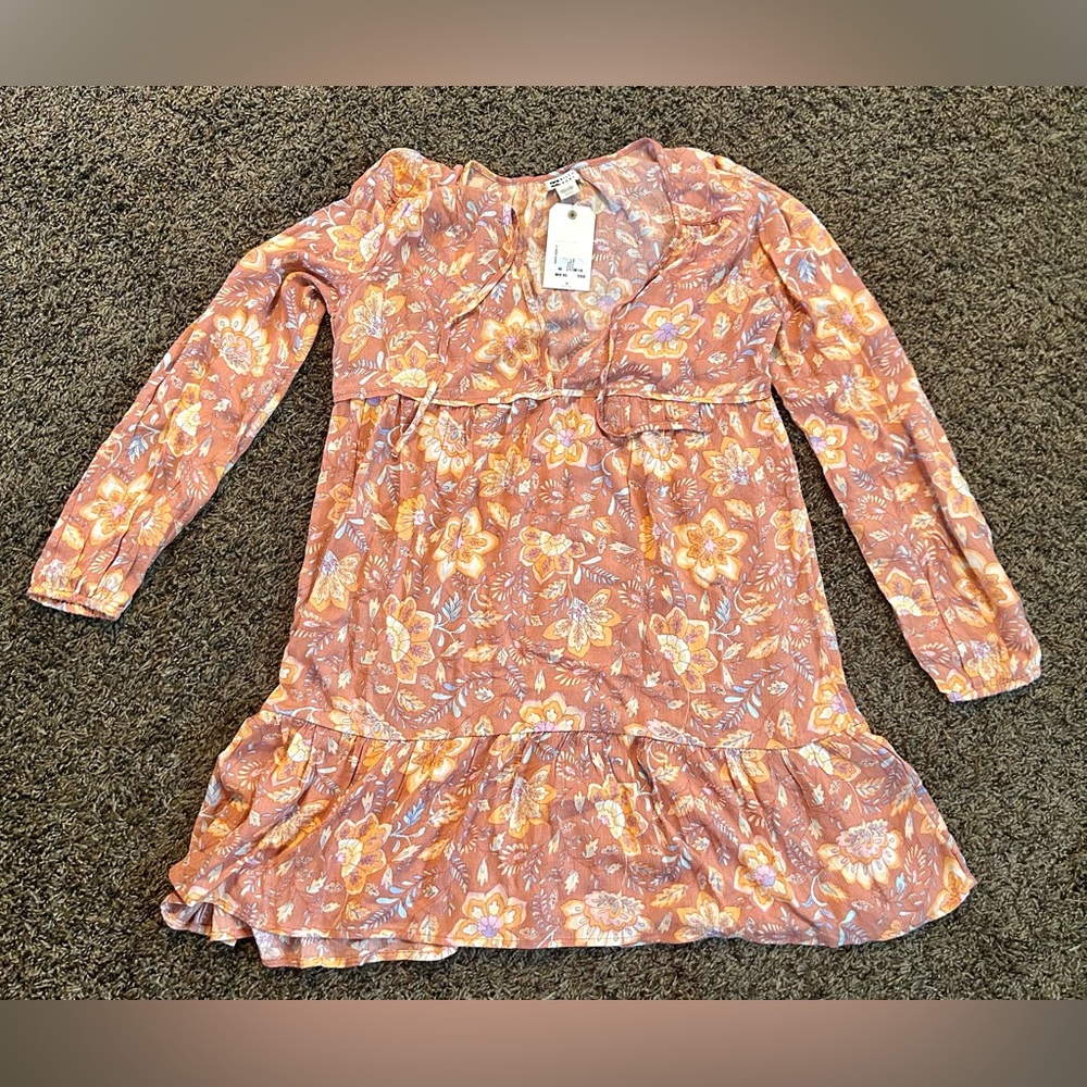 Billabong Women’s long sleeved summer dress.